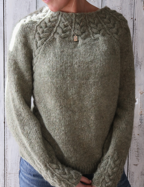 Chic Stranched Knit Sweater