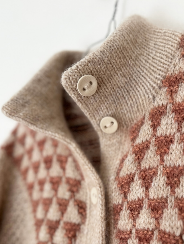 Chic Pattern Knit Cardigan