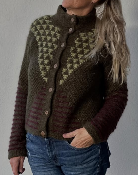 Chic Pattern Knit Cardigan