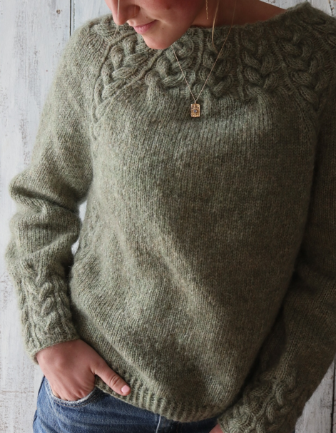 Chic Stranched Knit Sweater