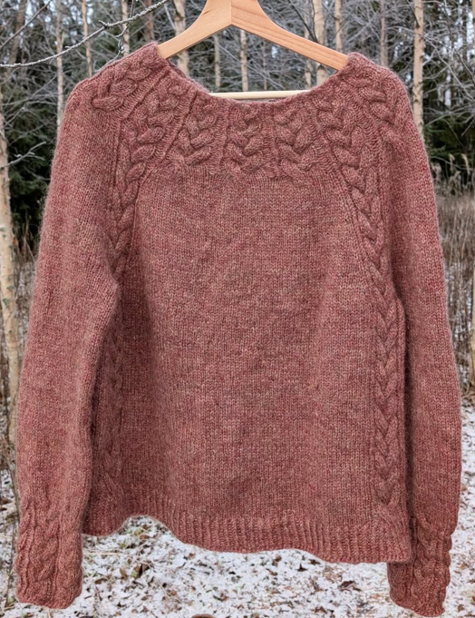 Chic Stranched Knit Sweater